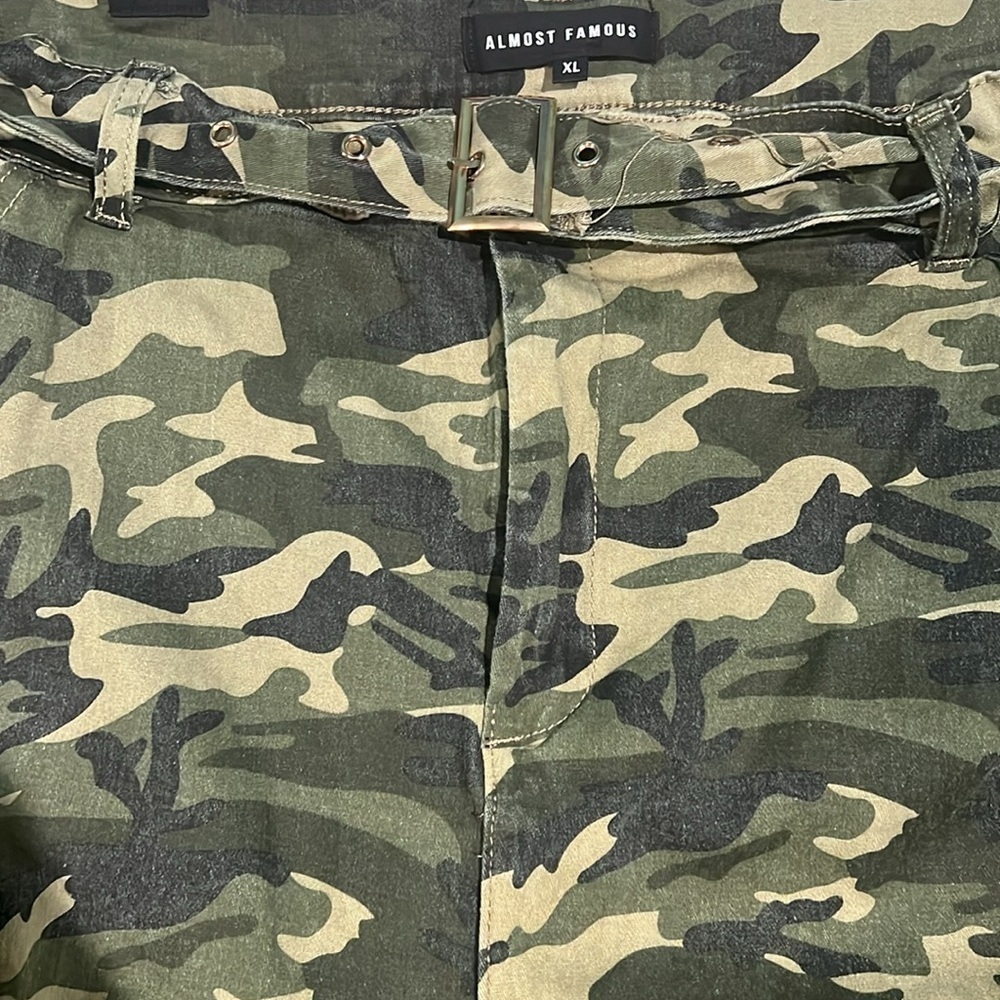 Almost Famous
Women's Camo Cargo Shorts High Waisted Army Fatigue Shorts - Picture 6 of 8